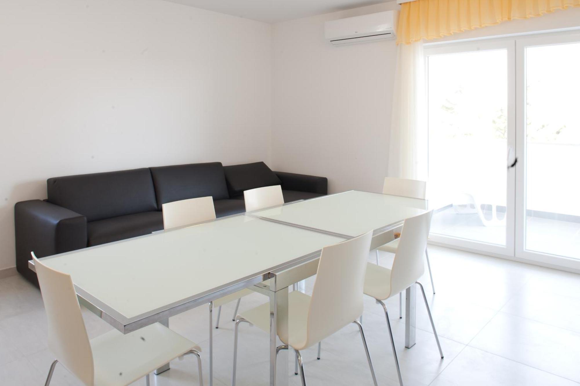Apartment Novak Novalja